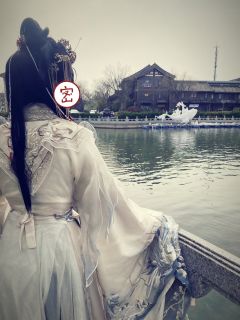 很仙气的汉服，均码，
可租可购，成色几乎全新，保存得很不错，